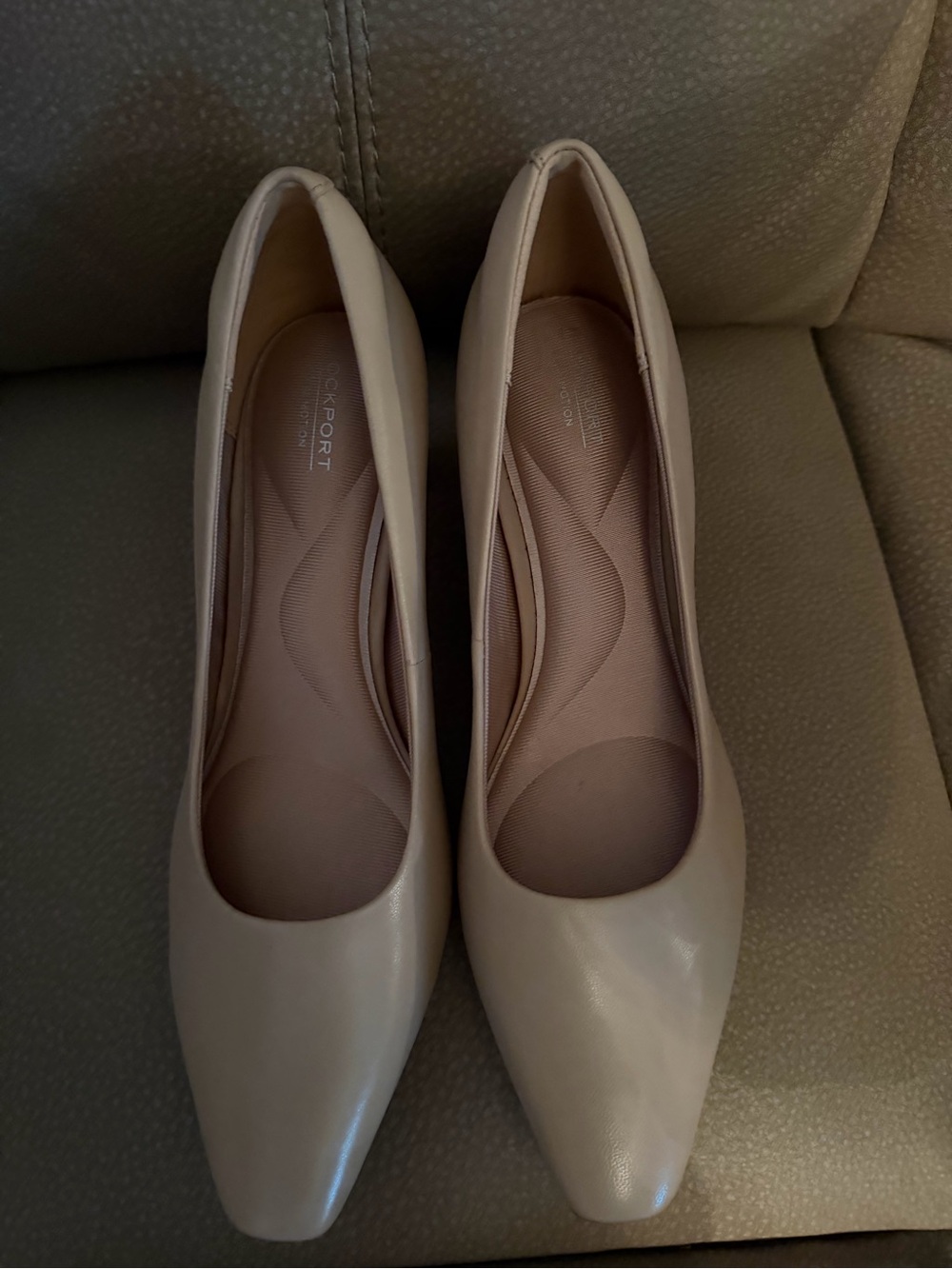 Rockport Women's Nude Beige Pointed-Toe Pumps